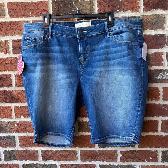 NWT Slink Curvy 11” Jean Shorts Size 22 - Picture 1 of 7